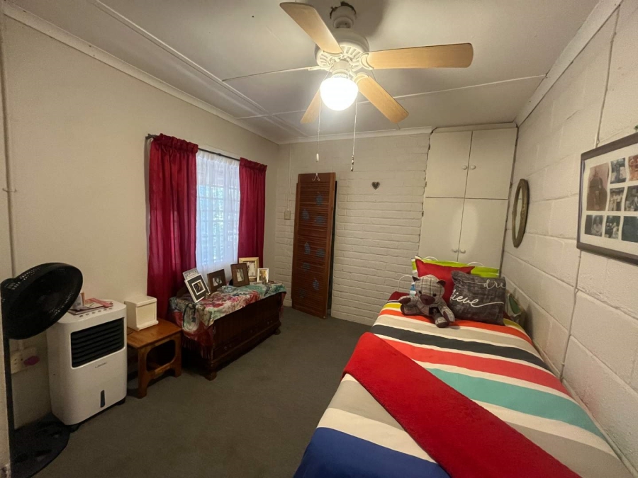 4 Bedroom Property for Sale in Kanoneiland Northern Cape
